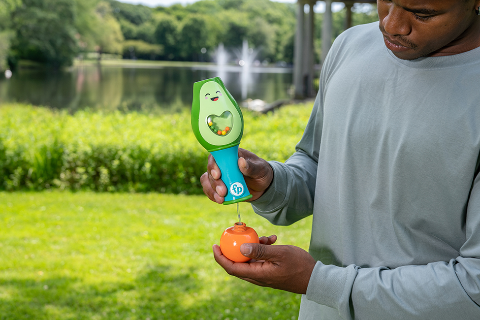 Fisher-Price™ No-Spill® Shake & Go Maraca - Image 3